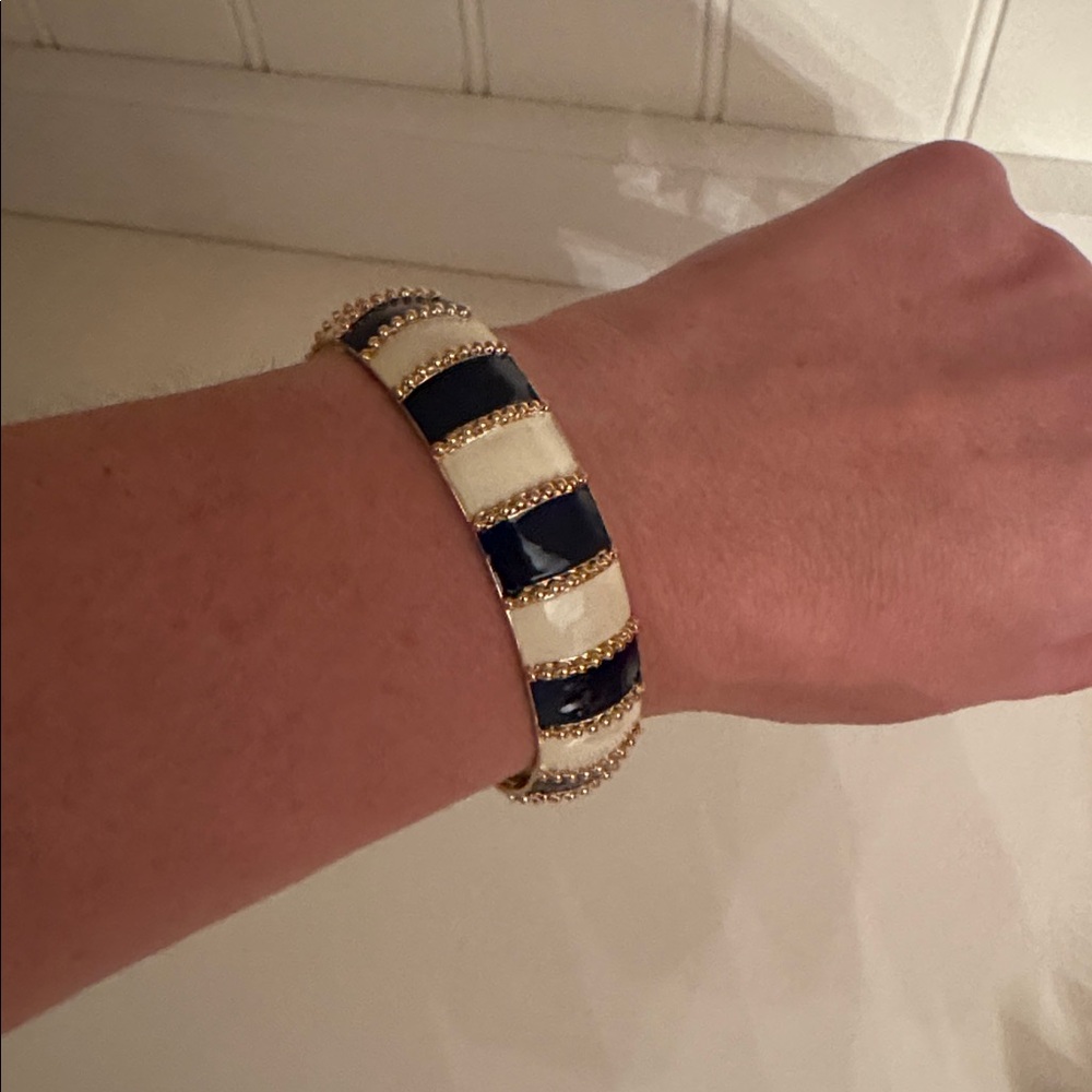 Kate Spade Navy & Cream Enamel Bangle Bracelet Gold Tone - Picture 2 of 4
